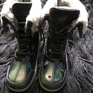 Ugg boy girl boot size 3